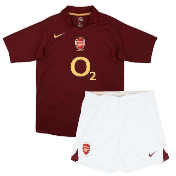 Retro Arsenal Home Kids Football Kit 2005 06